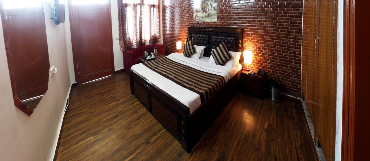 Divyansh Hotel Νταραμσάλα Εξωτερικό φωτογραφία